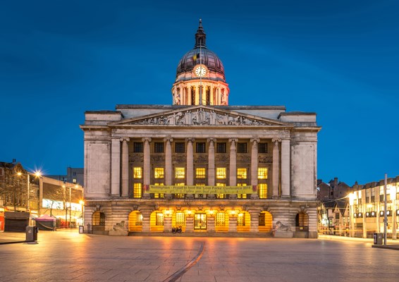 Nottingham Town Hall at night